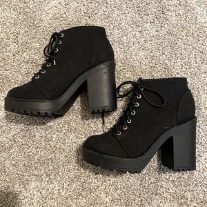 NWOT “Divided” Cotton Canvas Lace-Up Booties🔥